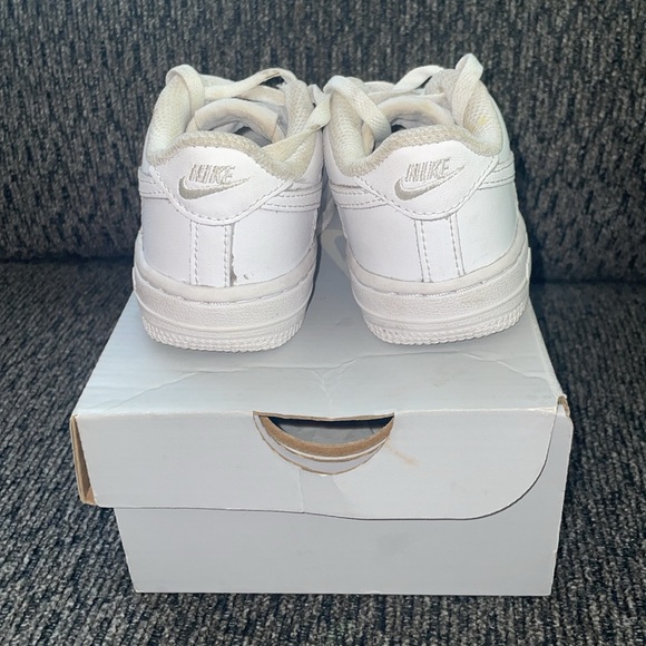Kids White Sneakers- Air Force One - Picture 5 of 6